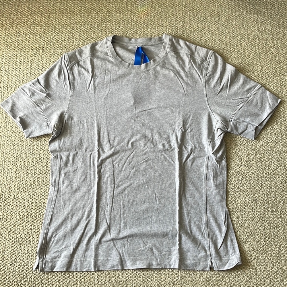 Light grey kit and ace short sleeve